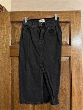 Universal Thread Black Denim Midi Skirt